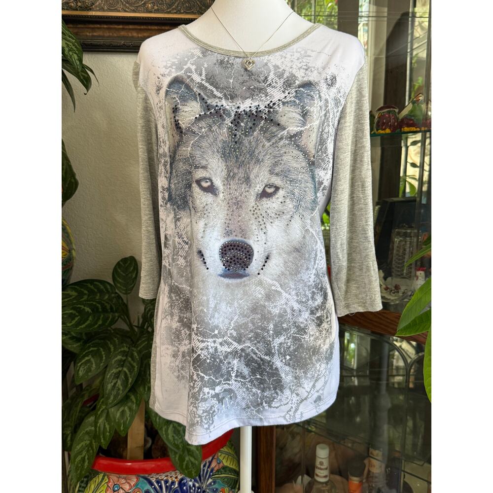 Super cool wolf edgy graphic